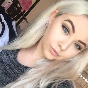 Meet your Posher, Alexandra